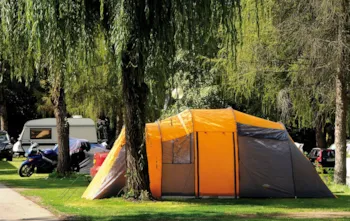 Stellplatz - Stellplatz Standard - Ferienparadies Natterer See