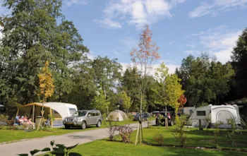 Stellplatz - Stellplatz Komfort - Ferienparadies Natterer See