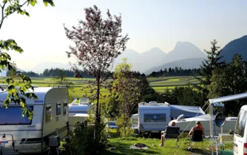 Stellplatz - Stellplatz Luxus - Ferienparadies Natterer See