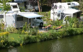 Stellplatz - Stellplatz Luxus See - Ferienparadies Natterer See