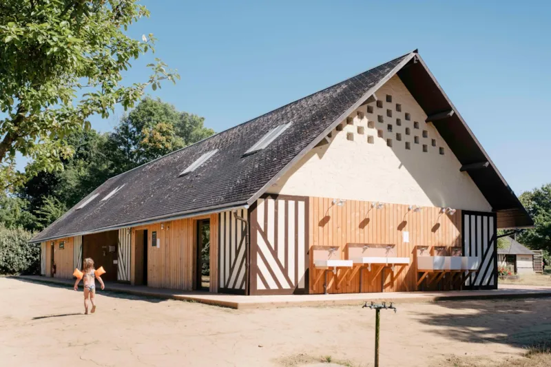 Emplacement Camping Avec Électricité