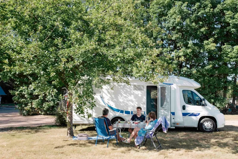 Emplacement Camping Avec Électricité