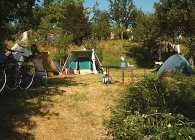 Pitch, tent or camping-car — 2