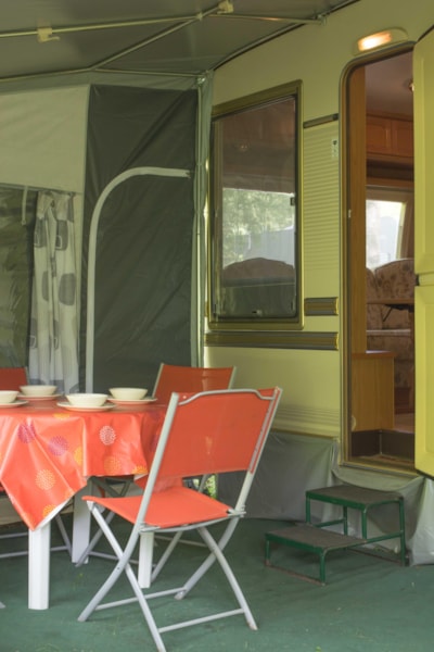 The caravan Tabbart