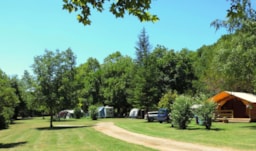 Camping Ruisseau du Treil - image n°9 - Roulottes