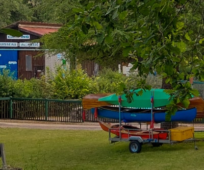 Camping pitch including 1 person and one vehicle