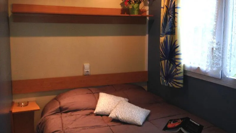Mobil Home 2 Chbres En Calcas Ménage Compris (Hors Cuisine)