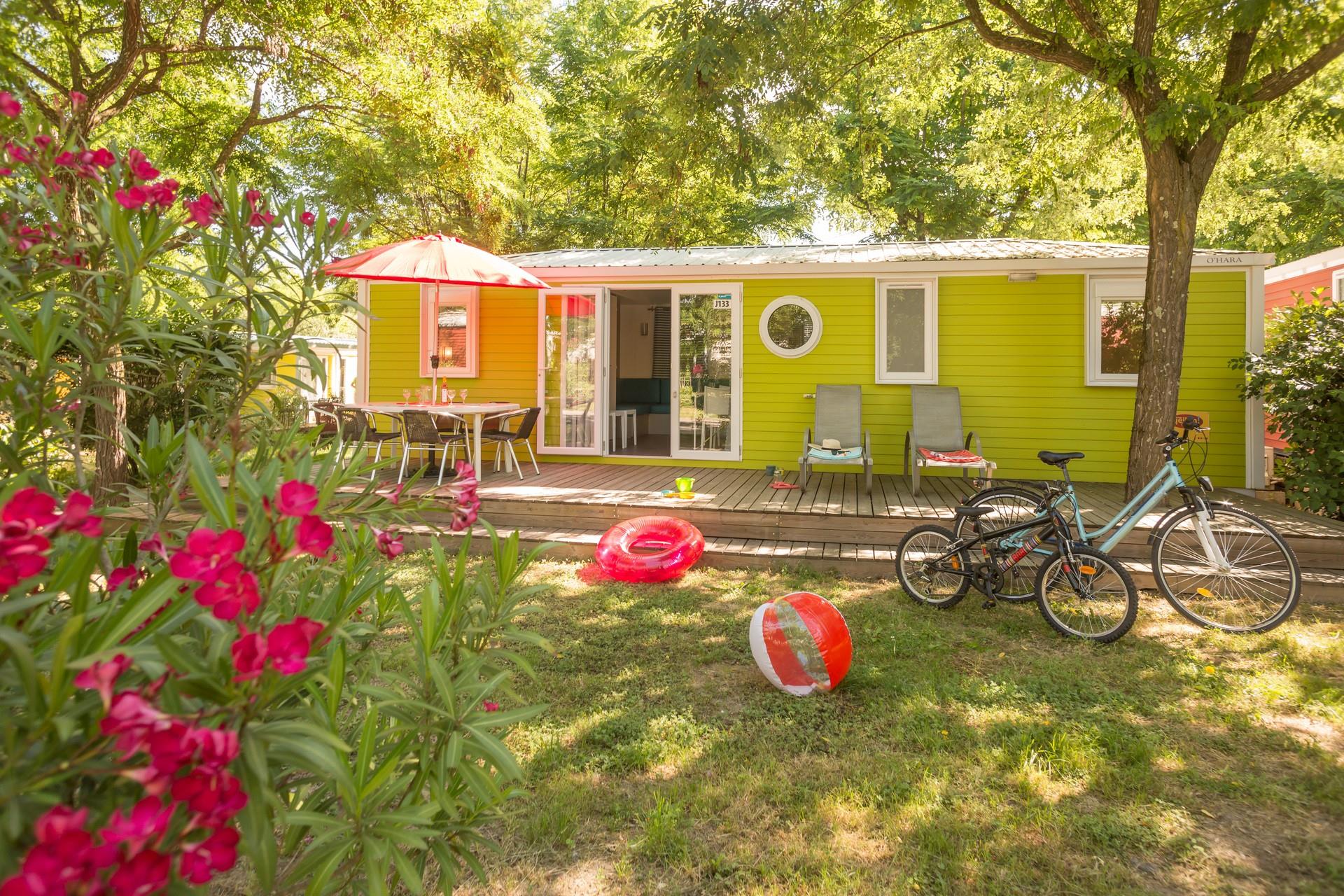 Mietunterkunft - Cottage **** 3 Zimmer/ 2 Badezimmer - 40 M² - Terrasse - Klimaanlage - Camping Sandaya SOLEIL VIVARAIS