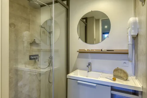 Location - Cottage 3 Chambres Premium - image n°8 - Camping Sandaya Soleil Vivarais