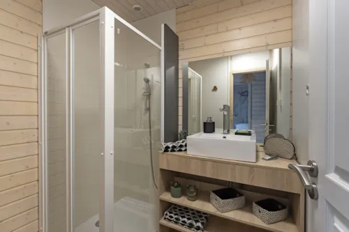 Mietunterkunft - Cottage  Family 4 Zimmer Premium - image n°9 - Camping Sandaya Soleil Vivarais