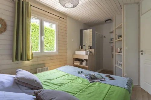 Mietunterkunft - Cottage  Family 4 Zimmer Premium - image n°5 - Camping Sandaya Soleil Vivarais