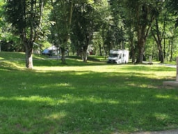 Camping Les Tilleuls - image n°8 - Roulottes