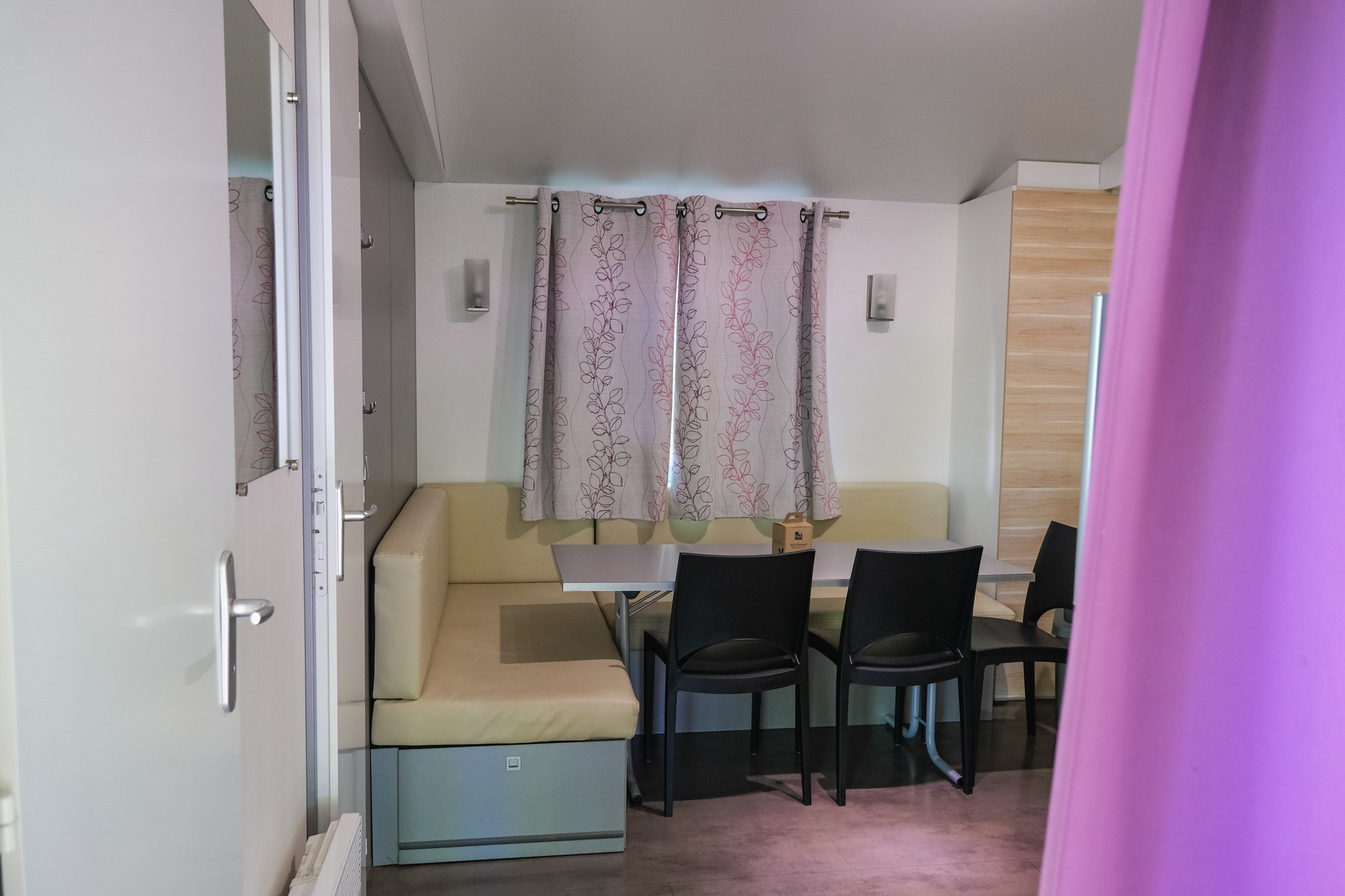 Mobilheim P'tit budget Standard 35m² (3 Schlafzimmer ) + überdachte Terrasse