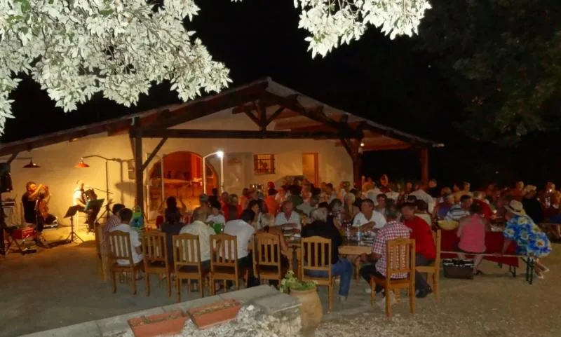 Camping Naturiste Les Manoques