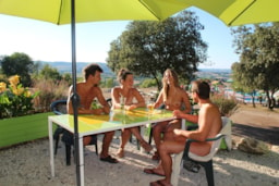 Camping Naturiste Les Manoques - image n°3 - Roulottes