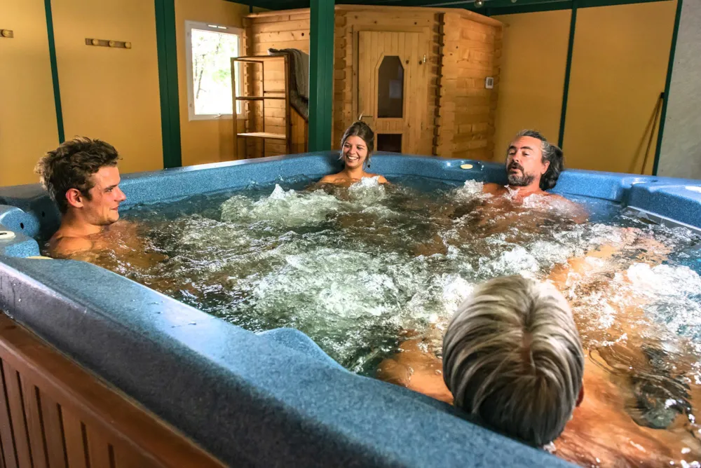 Camping Naturiste Les Manoques - image n°8 - UniversalBooking