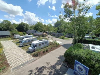 Comfort motorhome pitches (paved surface, water supply and drainage) — 3