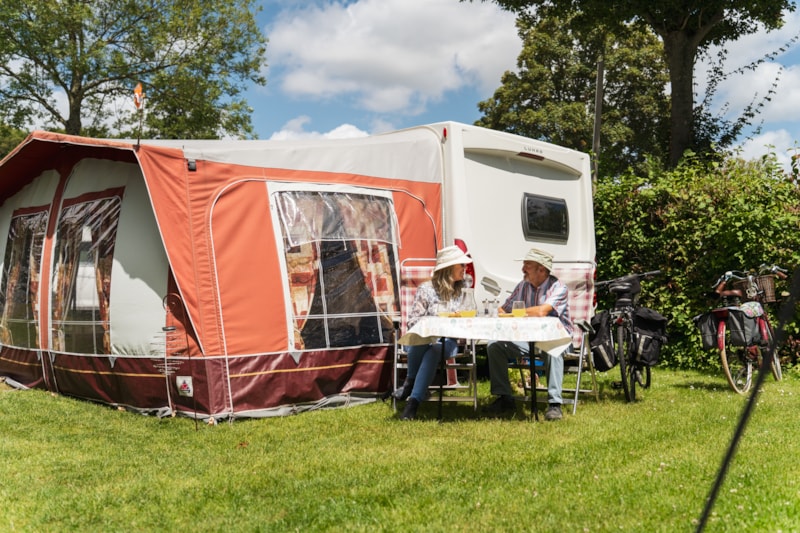 Kampeerplaats voor caravan, tent of vouwwagen