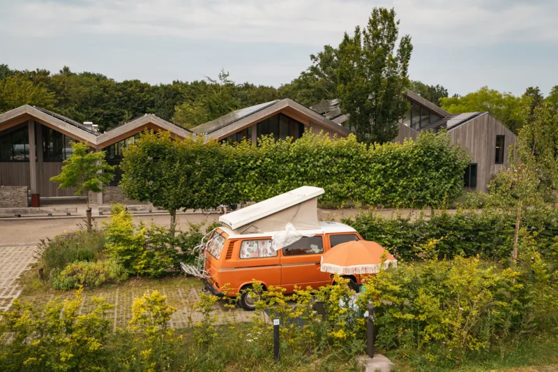 Emplacement Confort Camping-Car (Surface Pavée, Eau Et Drainage)