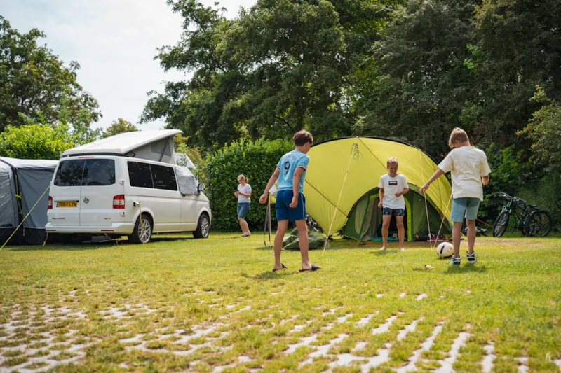 Emplacement Pour Caravane, Tente Ou Tente-Roulotte