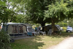 Kampeerplaats(en) - Emplacement Nu - Camping des Lacs - Savoie