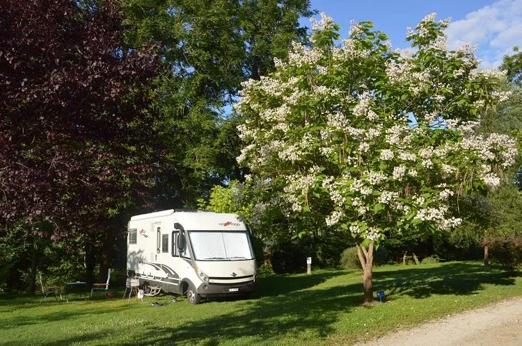 Stellplatz - Stellplatz Fluss (In Der Nähe Des Flusses) - Camping des Lacs - Savoie