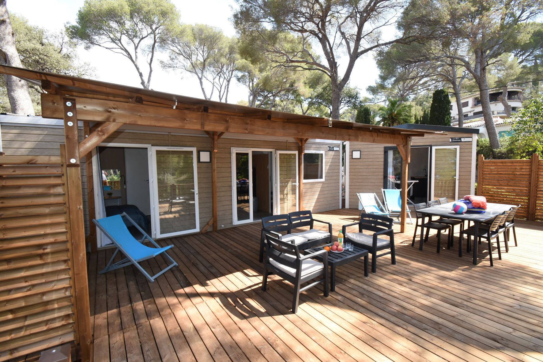 Accommodation - Mobile-Home Belvédère 3 Bedrooms - 3 Bathrooms Super Privilège With Stunning Seaview - Camping Plage du Dramont