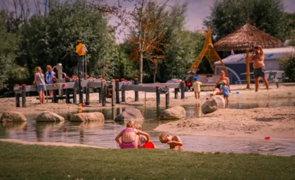 Natuurlijk Wedderbergen - Comfort Pitch With Playground On Field