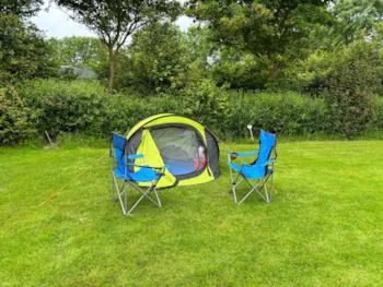 Kampeerplaats(en) - Tentje Tot Max. 8M² En Max 1.50 Hoogte,  Zonder Stroom, Honden Niet Mogelijk - Mini-Camping en Kloostertuin Werendijke