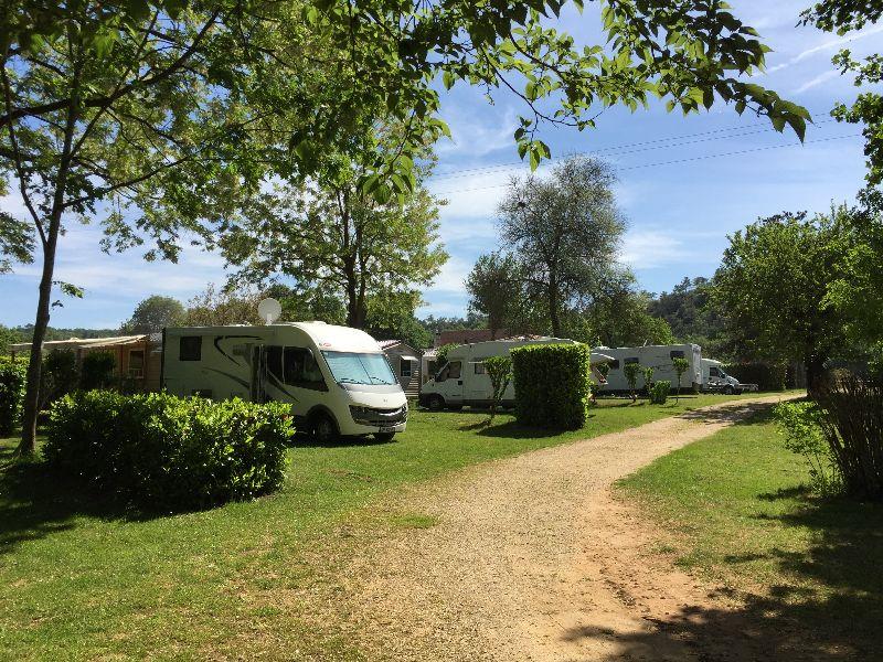 Pitch - Package Motorhome (1 Night) - Domaine Des Chênes Verts