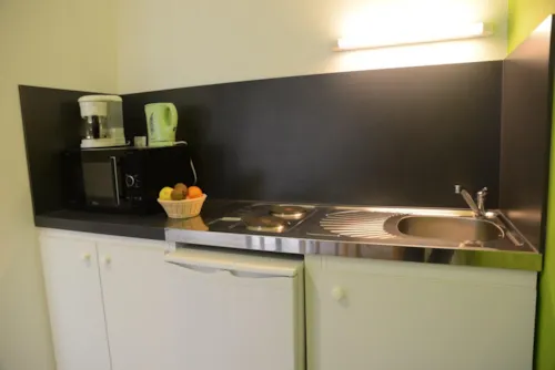 Location - Appartement (2 Pièces, 41M²) En Location Rez De Jardin - image n°2 - Fontaine d'Annibal