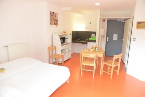 Location - Appartement 2 Pièces 48M² Pour 6 Personnes En Étage - image n°3 - Fontaine d'Annibal