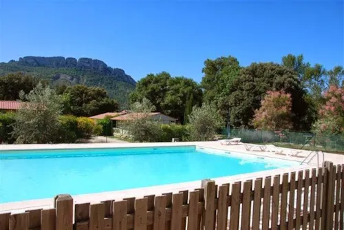 Location - Chalet (2 Chambres, 30M² Dont Terrasse 9M²) - image n°9 - Fontaine d'Annibal