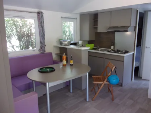 Mietunterkunft - Mobilheim Mit 3 Schlafzimmern (48 M², Davon 11 M² Terrasse) - image n°2 - Fontaine d'Annibal
