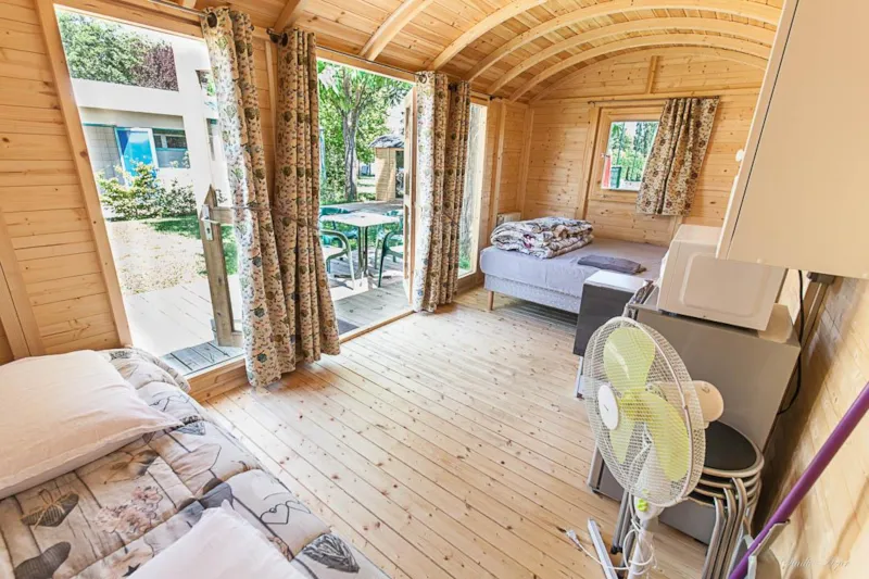 Roulotte Avec Coin Repas Timide