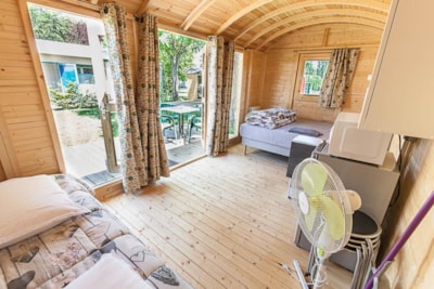 Wooden Caravan with dining area Timide