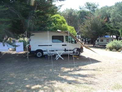 Comfort Package (1 tent, caravan/ 1 car / electricity 10A) — 1