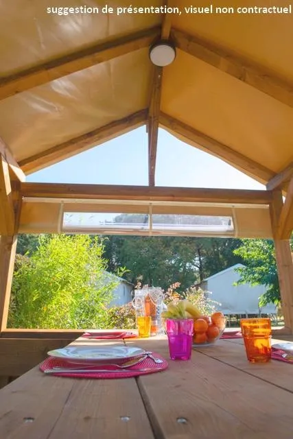 Forfait Premium : Emplacement 10A Équipé D'une Freecamp Originale