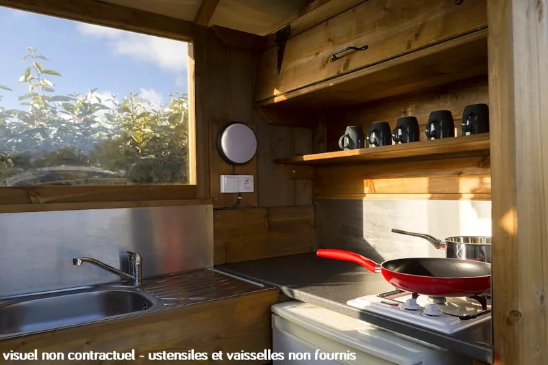 Forfait Premium : Emplacement 10A Équipé D'une Freecamp Guinguette