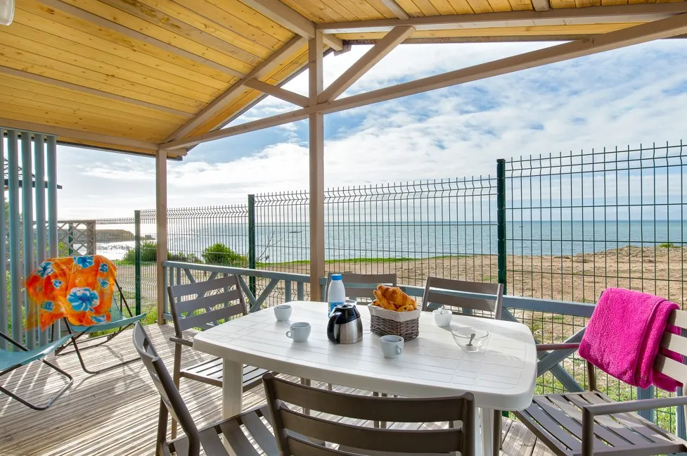 Mietunterkunft - Chalet Facing The Sea ~32M² - 3 Zimmer + Klimaanlage - Camping Les Mouettes