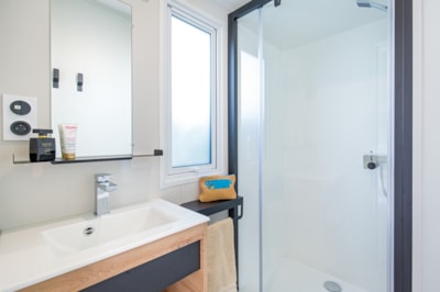 Mobile home ~28m² - partial sea view - 2 bedrooms + air-conditioning