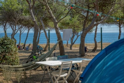 Pitch + electricity 6 AMP + seaview