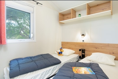 Mobile home ~33m² - partial sea view - 3 bedrooms + air-conditioning
