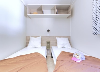 Mobile home ~27m² - partial sea view - 2 bedrooms + air-conditioning