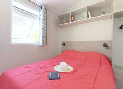 Mobile home ~27m² - partial sea view - 2 bedrooms + air-conditioning
