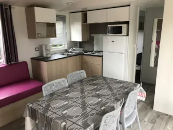 Mietunterkunft - Mobil Home Loft 83 Animaux Interdits Parcelle 15 2 Nuits Minimum Pendant Les Grands Week End - Le CATTIAUX Camping