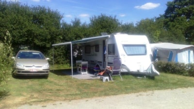 B Package (1 tent, caravan or camping-car / 1 car / electricity 16A) — 1