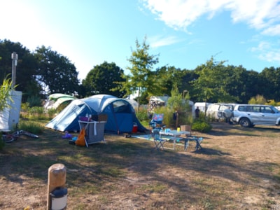 B Package (1 tent, caravan or camping-car / 1 car / electricity 16A) — 3