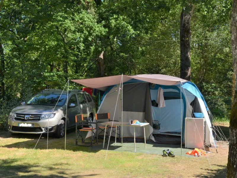 Forfait Confort (1 Tente, Caravane Ou Camping-Car / 1 Voiture / Électricité 15A)