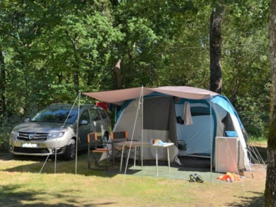 Comfort Package (1 tent, caravan or motorhome / 1 car / electricity 15A) — 2